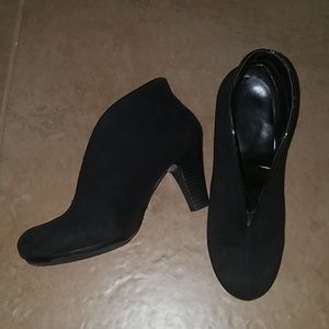 Loved COMFY black slip on booties.